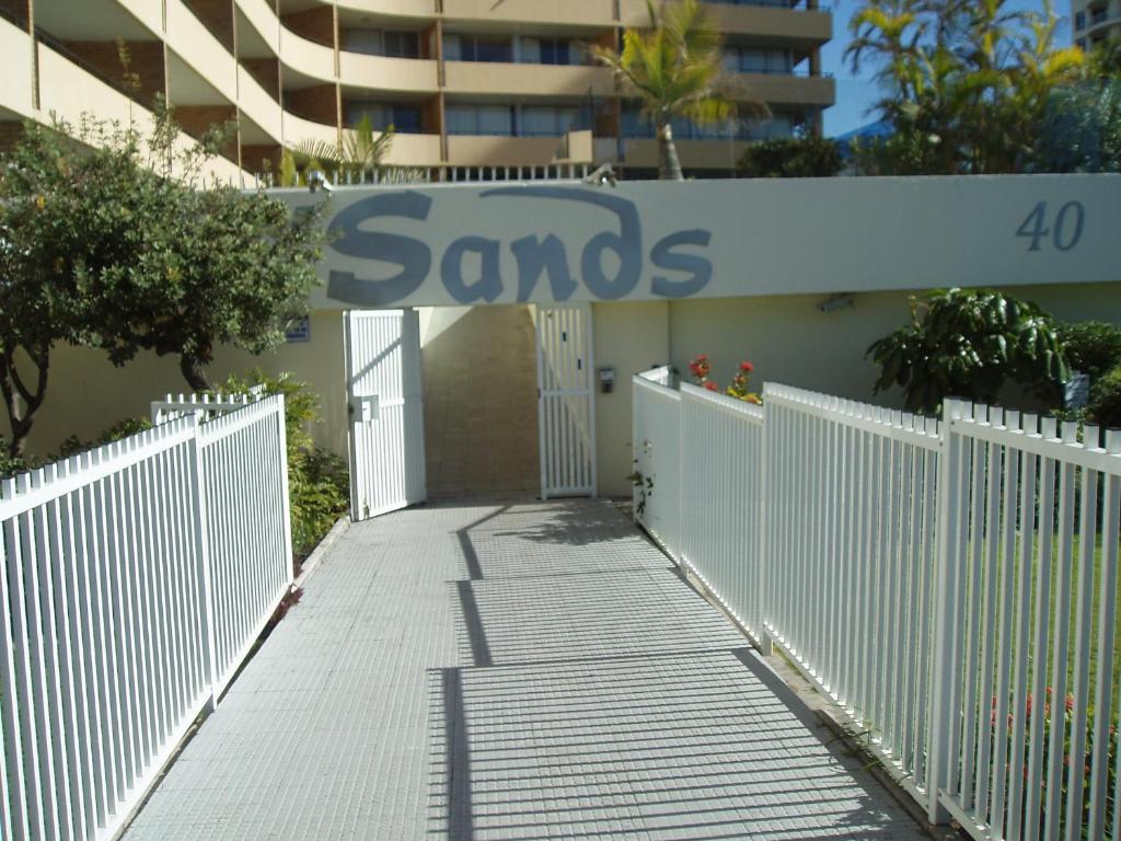 The Sands Сърфърс Парадайс Екстериор снимка