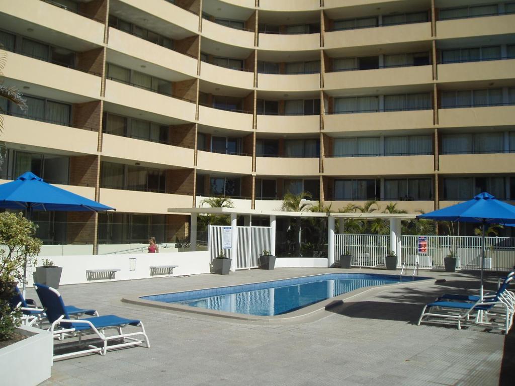 The Sands Сърфърс Парадайс Екстериор снимка